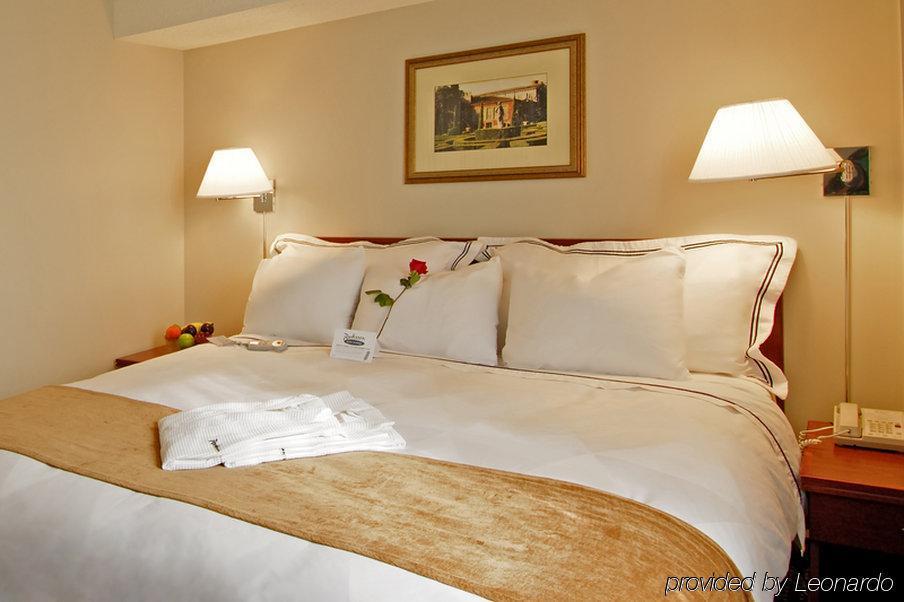 Doubletree By Hilton Windsor, On Otel Oda fotoğraf